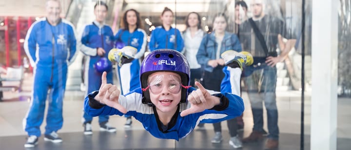 Ifly CA Kid Alone 03 2422X960